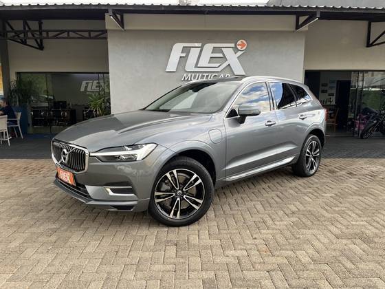VOLVO XC60 2.0 T8 HYBRID MOMENTUM AWD GEARTRONIC VOLVO XC60 2.0 T8 HYBRID MOMENTUM AWD GEARTRONIC